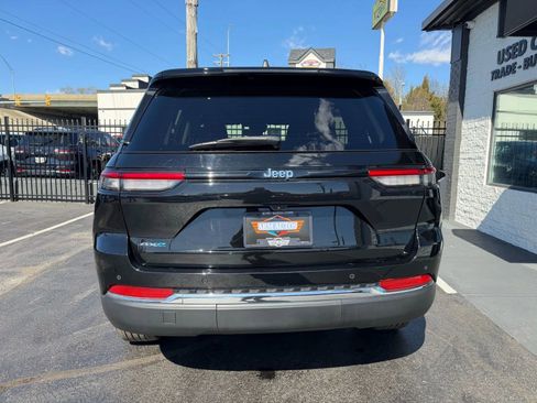 Used 2022 Jeep Grand Cherokee Limited 4xe image 10