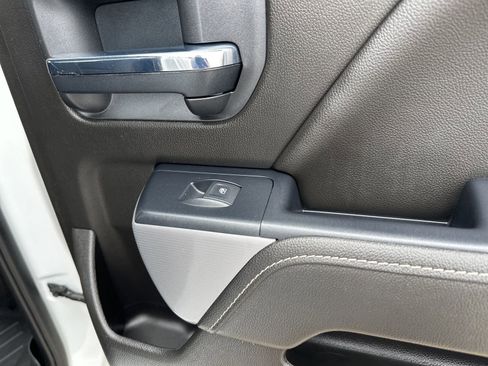 Used 2018 Chevrolet Silverado 1500 LT w/ All Star Edition image 29