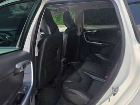 Used 2016 Volvo XC60 T6 AWD/4WD image 12