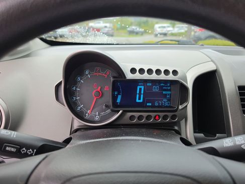 Used 2015 Chevrolet Sonic LT w/ Fun and Sun Package image 11