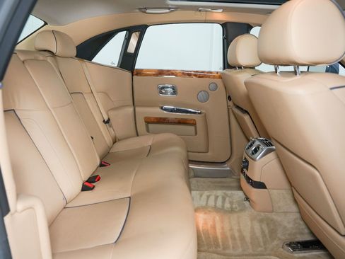 Used 2011 Rolls-Royce Ghost RWD image 36