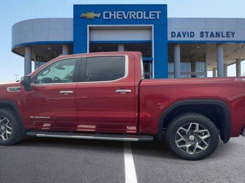 Used 2023 GMC Sierra 1500 SLT w/ SLT Premium Package AWD/4WD image 5