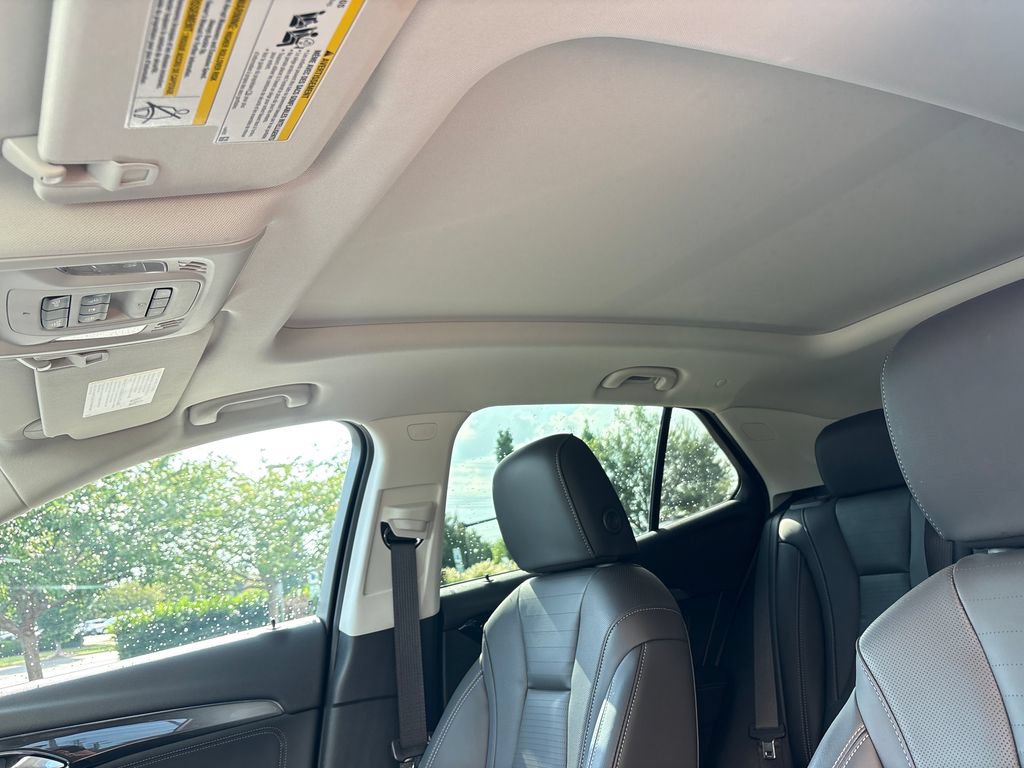 Used 2025 Buick Envision Preferred AWD/4WD image 16