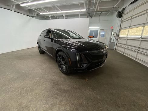 Certified 2025 Cadillac Lyriq Sport w/ Nappa Leather Package image 8