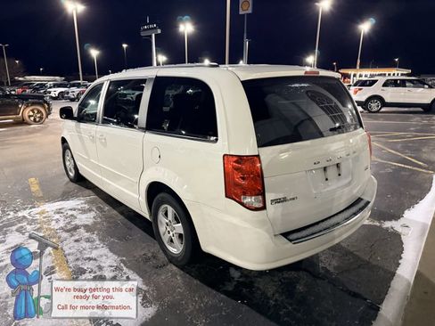 Used 2012 Dodge Grand Caravan SXT image 3