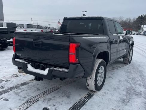 Used 2025 Toyota Tacoma SR5 image 5