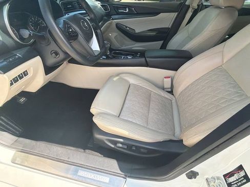 Used 2019 Nissan Maxima Platinum w/ Illumination Package FWD image 9