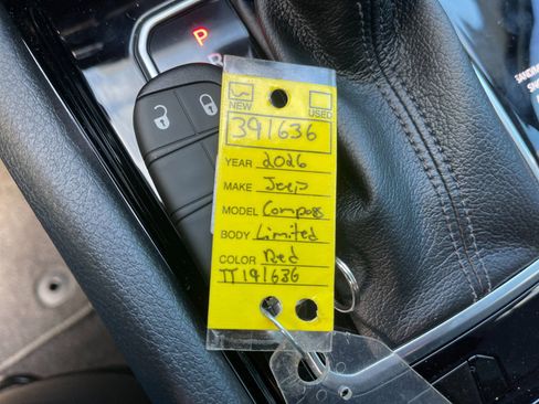 New 2026 Jeep Compass Latitude image 9