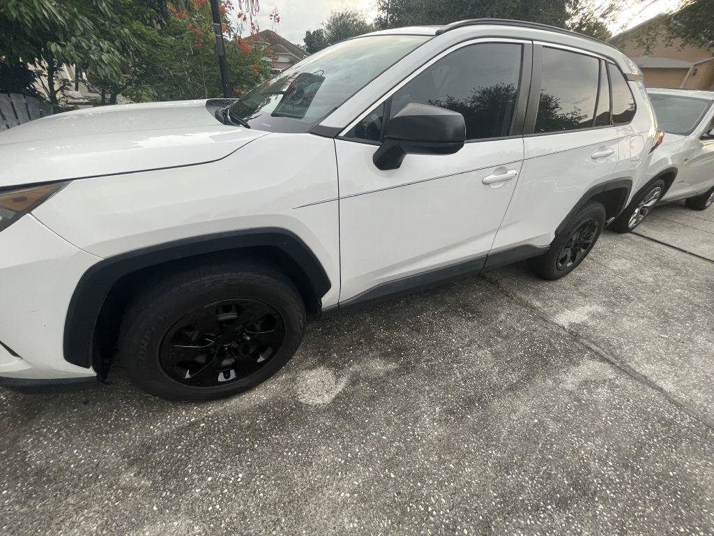 Used 2019 Toyota RAV4 LE FWD image 19