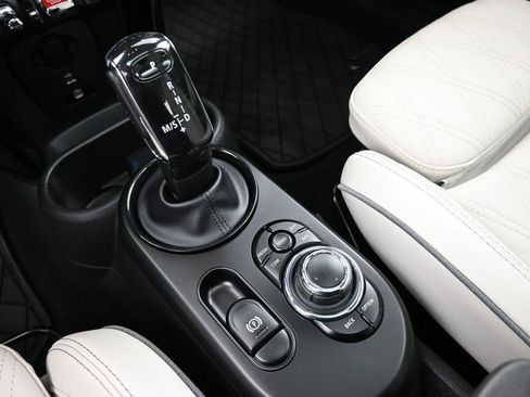 Used 2023 MINI Cooper S w/ Driver Assistance Package image 15