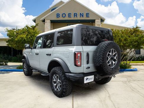 Used 2024 Ford Bronco Badlands image 3