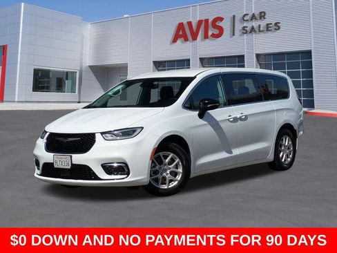 Used 2024 Chrysler Pacifica Touring-L FWD image 1