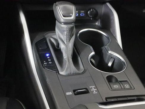 Used 2022 Toyota Highlander XLE image 30