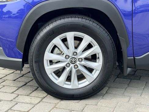 Used 2024 Toyota Corolla Cross LE FWD image 12