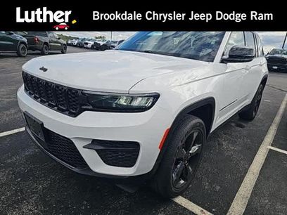 Used 2023 Jeep Grand Cherokee Altitude