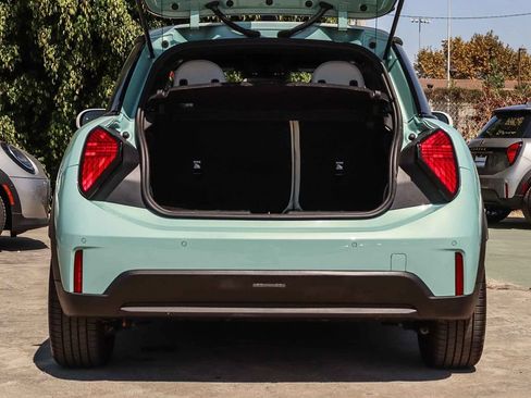 Used 2025 MINI Cooper 2-Door Hardtop FWD image 30