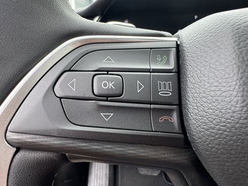 Used 2025 Jeep Grand Cherokee L Laredo RWD image 30