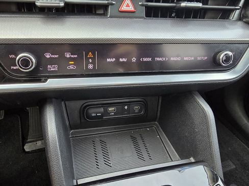Used 2024 Kia Sportage SX image 19