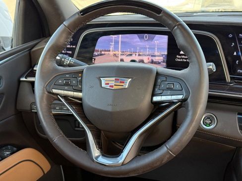 Used 2023 Cadillac Escalade Premium Luxury image 15