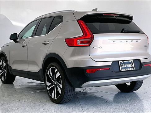 Certified 2023 Volvo XC40 B5 Plus AWD/4WD image 15