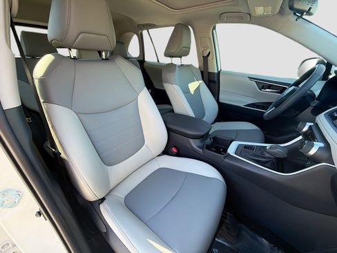 Used 2024 Toyota RAV4 XLE Premium image 15