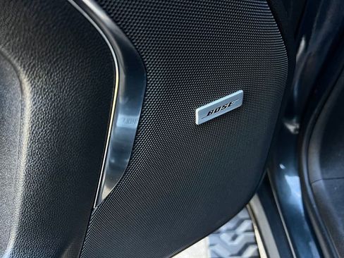 Used 2022 Chevrolet Tahoe Z71 image 12