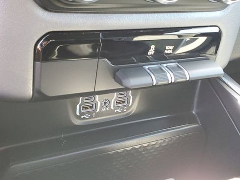 Used 2024 RAM 1500 Big Horn AWD/4WD image 19