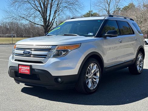 Used 2013 Ford Explorer XLT image 1