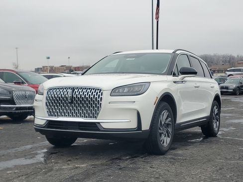 New 2026 Lincoln Corsair Premiere image 2