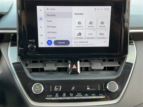 Used 2024 Toyota Corolla LE image 19