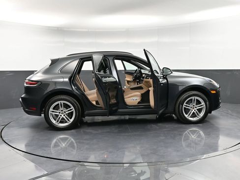 New 2026 Porsche Macan image 35