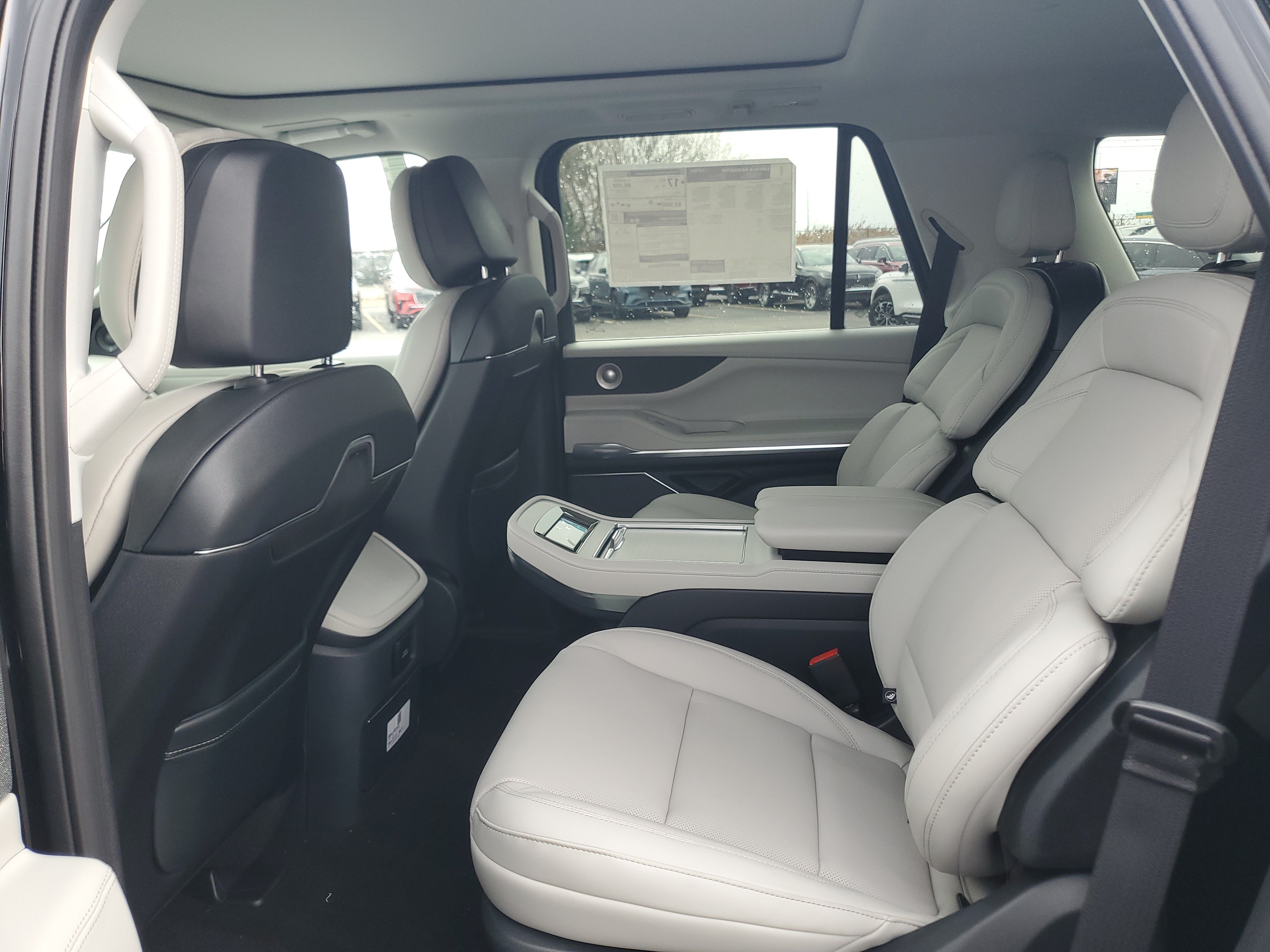 New 2026 Lincoln Navigator Reserve AWD/4WD image 27