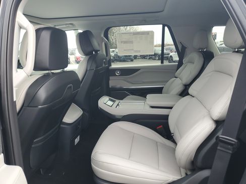 New 2026 Lincoln Navigator Reserve image 27