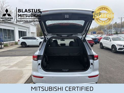 Used 2023 Mitsubishi Outlander 4WD Plug-In Hybrid image 8