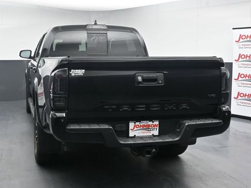 Used 2020 Toyota Tacoma TRD Sport w/ Technology Package AWD/4WD image 7