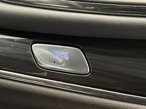 Used 2024 Buick Enclave Premium image 59