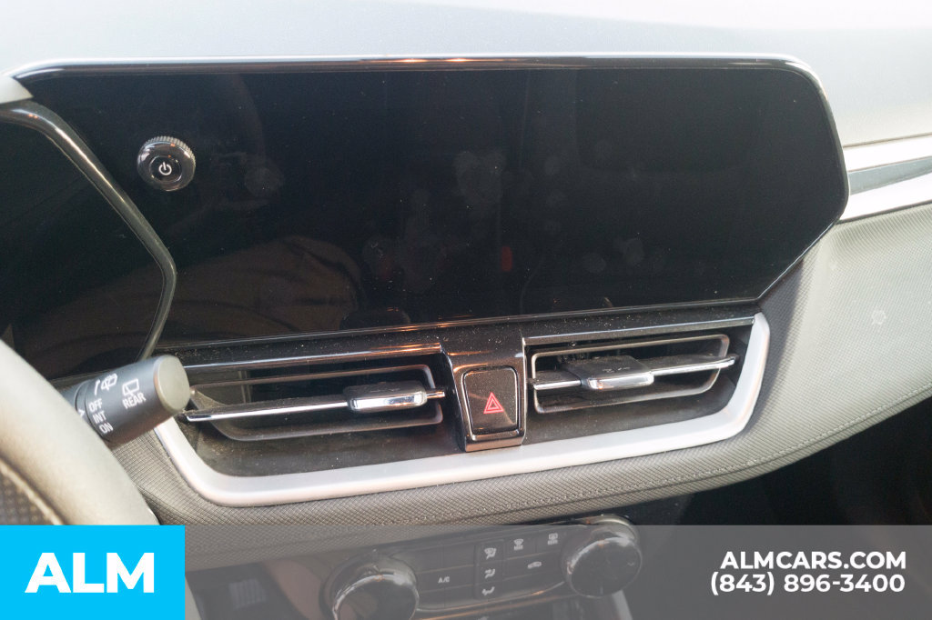 Used 2025 Chevrolet TrailBlazer LT FWD image 8