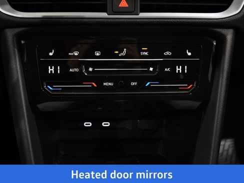 New 2026 Volkswagen Taos SE image 21