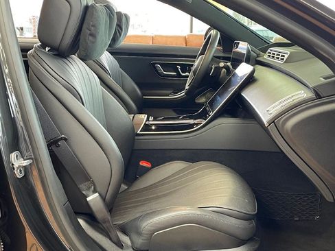 Used 2022 Mercedes-Benz S 500 4MATIC w/ AMG Line Package image 27