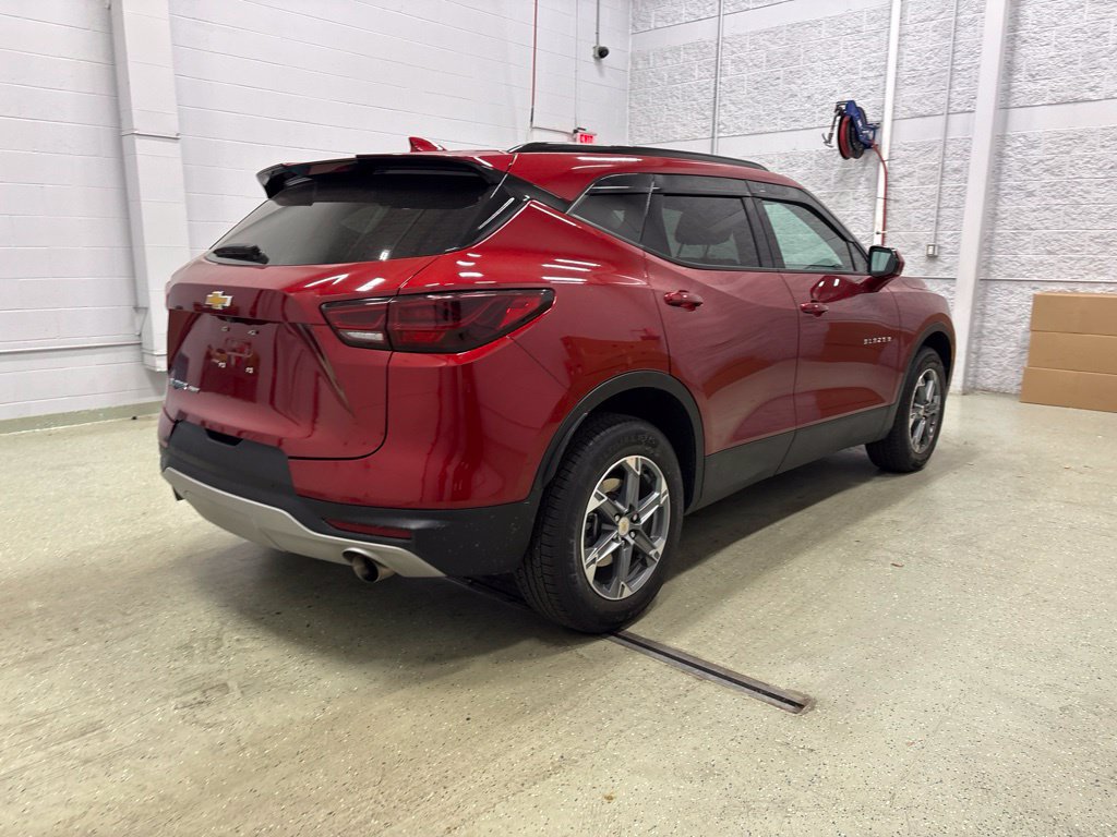Used 2025 Chevrolet Blazer LT w/ Convenience Package AWD/4WD image 4