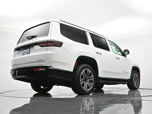 Used 2024 Jeep Wagoneer Series II w/ Flexible Seating Group image 43