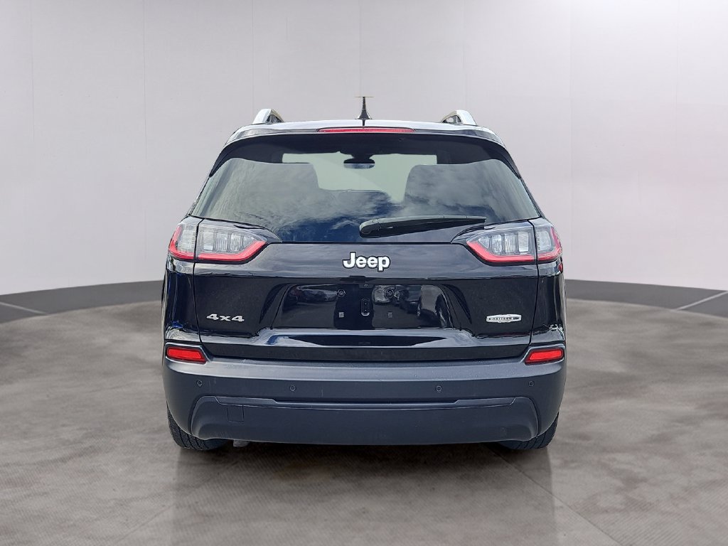 Used 2021 Jeep Cherokee Latitude Plus AWD/4WD image 5