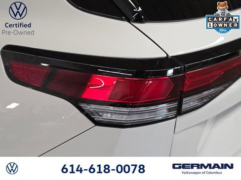 Certified 2025 Volkswagen Tiguan SE R-Line FWD image 15