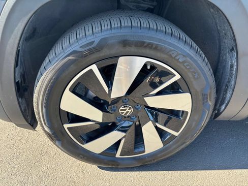 Used 2026 Volkswagen Atlas Cross Sport SE FWD image 34