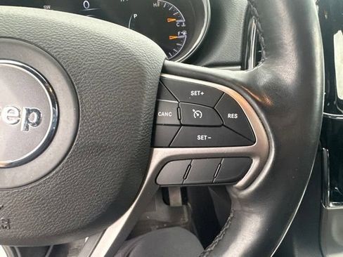Used 2021 Jeep Grand Cherokee Laredo X AWD/4WD image 17