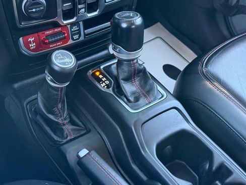 Used 2022 Jeep Gladiator Rubicon w/ Cold Weather Group image 30