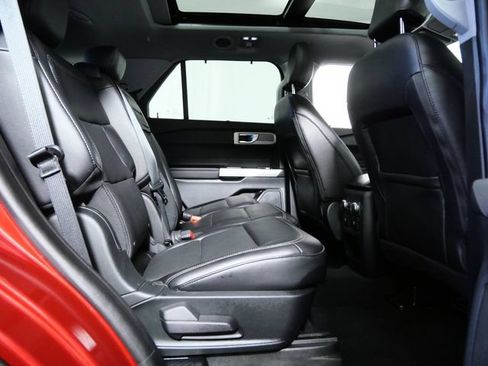 Certified 2021 Ford Explorer Limited AWD/4WD image 13