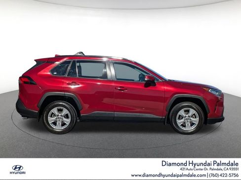 Used 2021 Toyota RAV4 XLE w/ Carpet Mat Package (TMS) FWD image 8