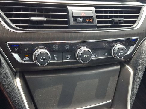 Used 2019 Honda Accord Touring image 16