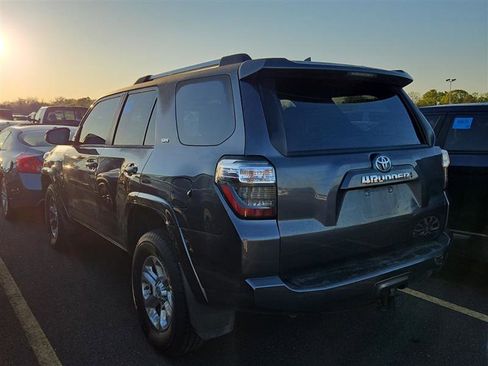 Used 2021 Toyota 4Runner SR5 Premium w/ Moonroof Package AWD/4WD image 7